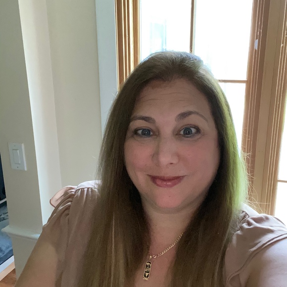 Meet your Posher, Deborah - Picture 1 of 1